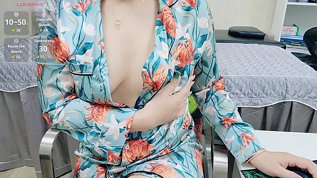 แชท XXX สดของ ILove_Buzzes