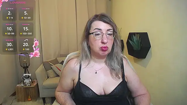 Онлайн чат XXX KKMimiKK