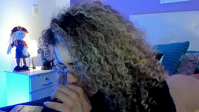 Charlotte11-11 Chat XXX in diretta