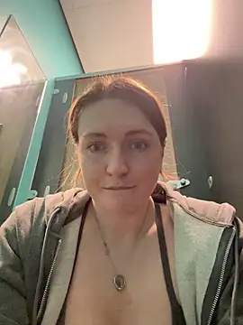 BustyBonnieUK live XXX chat