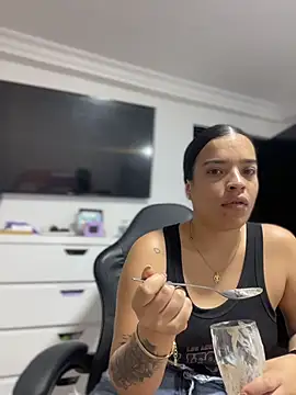 Živý XXX chat JuanitaMore01