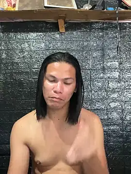 HugeAgatha Show in webcam