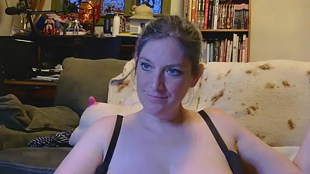 MistyMountains96's Live XXX Chat