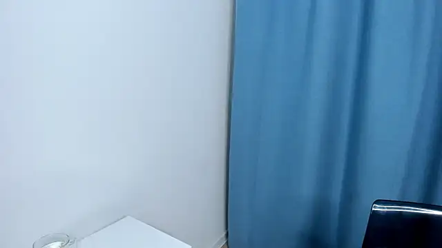 LaciWalks webcam show