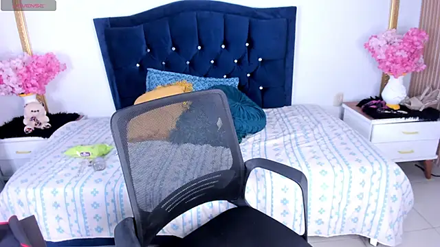 Chat XXX ao vivo de Inaya_Khalifa