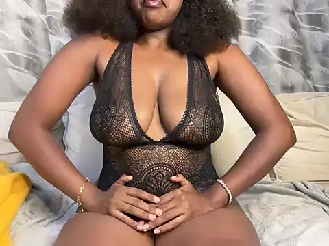 Chocolate_queen2's Webcam Show