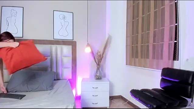 TessaMonroee: απευθείας συνομιλία ΧΧΧ