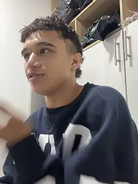 Czat XXX na żywo – Dominik_Souza