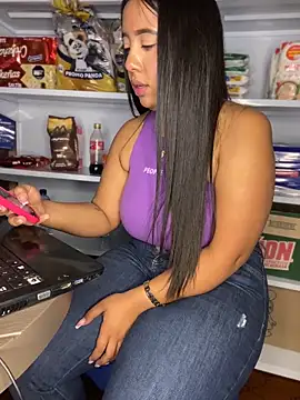 Chat +18 de MorenaQueen- ao vivo