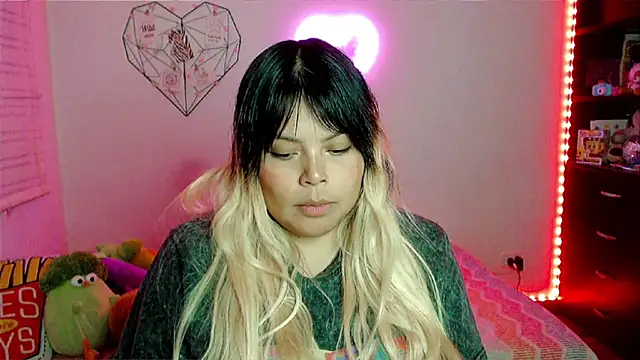 XXX chat uživo modela EllieMoonX