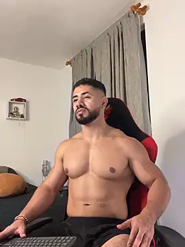 XXX chat uživo modela Ezzio_Scolaro