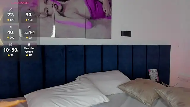 SharonLovee élő XXX-chatje