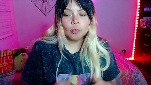 EllieMoonX Adlı Modelin Canlı XXX Sohbeti