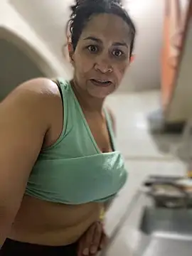 Carola-Ross 라이브 XXX 채팅