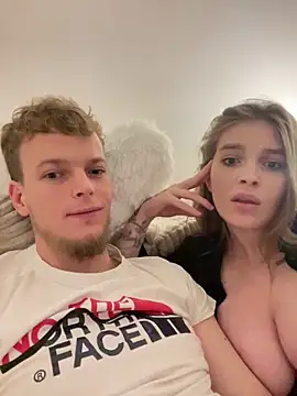 Show modela Achillesex22 na web-kameri