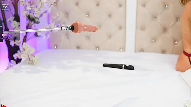 caroline_adams_'s Live XXX Chat