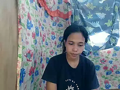 PinaySkinnyGirl's Live XXX Chat