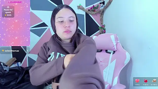 Chat +18 de little_emma0 ao vivo