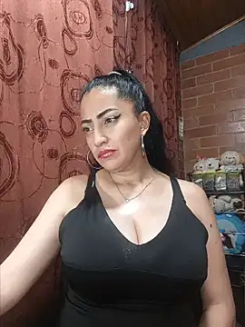 Alexandrina: διαδικτυακό σόου στην κάμερα