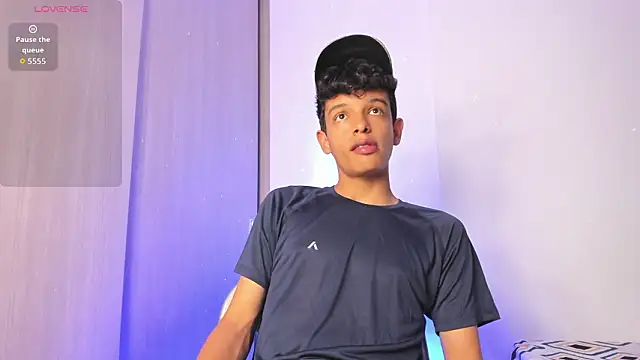 Maxfrost1 Adlı Modelin Canlı XXX Sohbeti