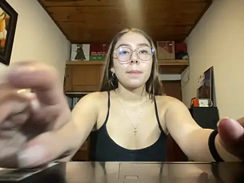 SquirtMaddiee_ webcam show