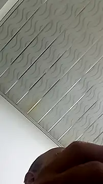 Chat +18 de YiingandYang ao vivo