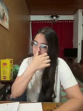 CamilaSofiia élő XXX-chatje