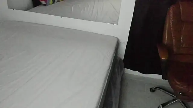 gyda_bahiana élő XXX-chatje