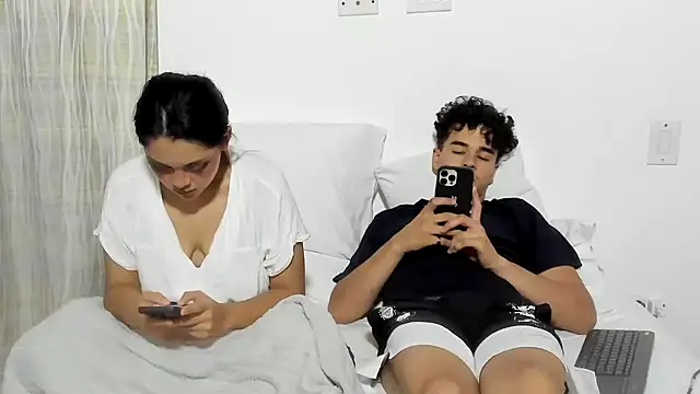 RedNDizzy's Live XXX Chat