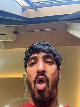 hornyguy271192's Live XXX Chat