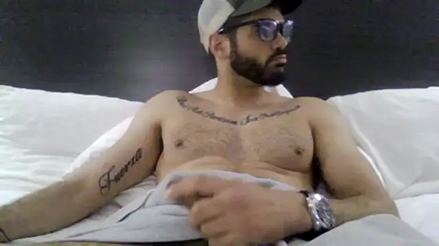 Strokeking4u's Live XXX Chat