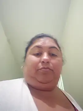 curvy_diva_ Adlı Modelin Canlı XXX Sohbeti