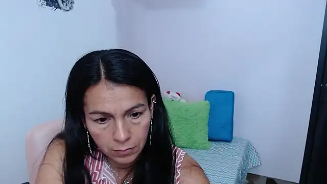 camilavargas_: онлайн-секс-чат