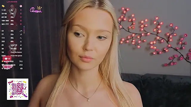 ElsaDivineのライブXXXチャット