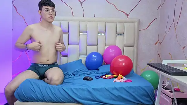 IanBlake_'s Live XXX Chat