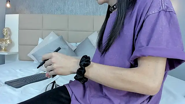 Hecatee_77's Live XXX Chat