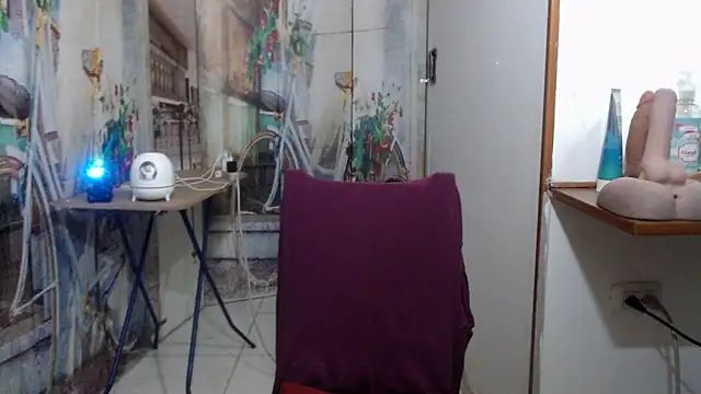 curly_greeneyed – Live XXX-chat