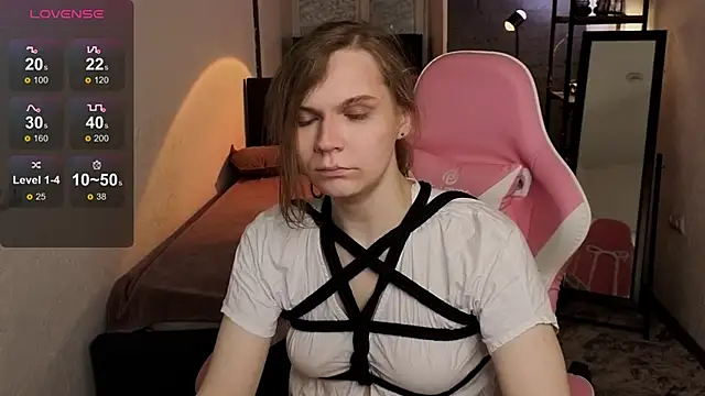 LoralAvery Webcam Show