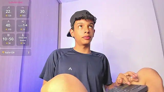 Maxfrost1's Live XXX Chat