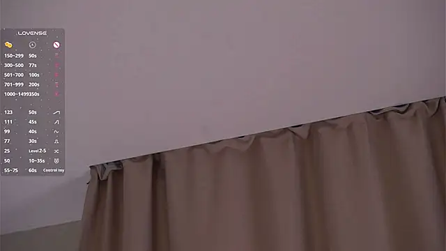 EffieHenriのライブXXXチャット