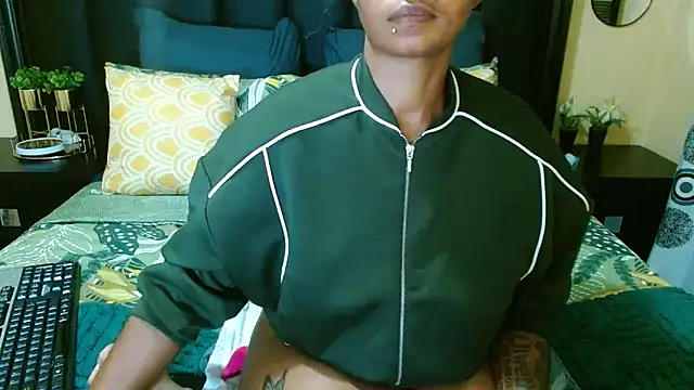 NaughtyLuux10 Obrolan Langsung XXX