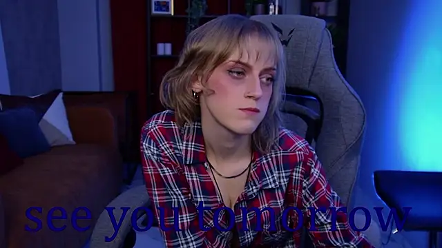 KiraMontoya Chat XXX in diretta