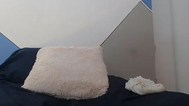 emily_cross Chat XXX live