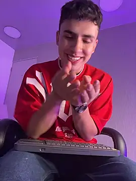 AdrianRinaldi's Live XXX Chat