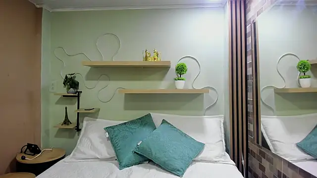 Sarah_Clars' Live XXX Chat