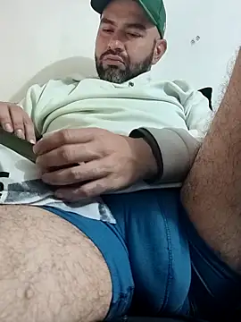 Chat XXX en directo de hairyandbigmann