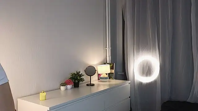 arina_waifu Webcam-Show