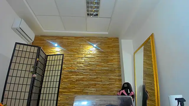 MiaNoirrn Live XXX chat