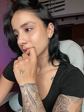 Ale_Lewis 即時 XXX 聊天