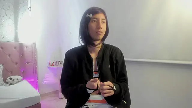 Show modela loverisu-coral na web-kameri